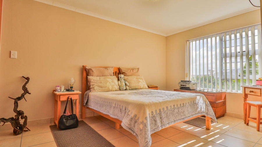 To Let 3 Bedroom Property for Rent in Heiderand Western Cape